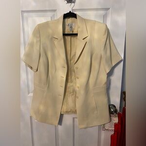 Dress Barn Women's Lite Yellow Short Sleeve suit
